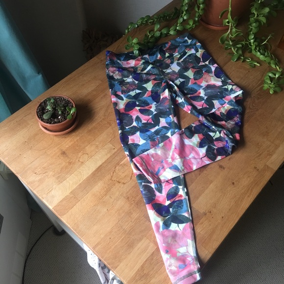 *SOLD* Anthropologie Pure + Good floral leggings - Picture 4 of 8